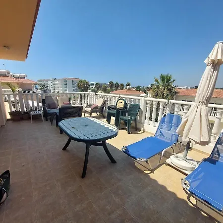 1br Apt, Huge Balcony, Walk To Nissi *