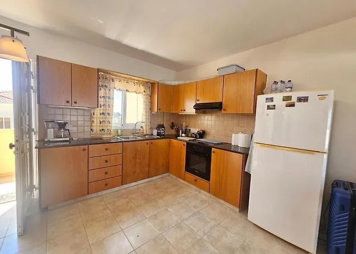 1br Apt, Huge Balcony, Walk To Nissi Αγία Νάπα