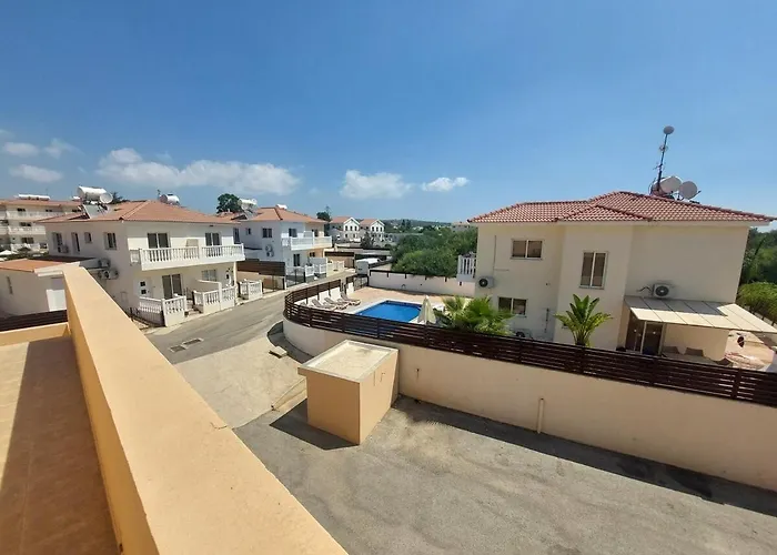 1br Apt, Huge Balcony, Walk To Nissi Διαμέρισμα