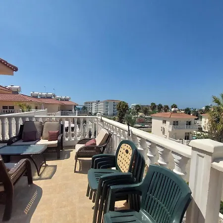 1br Apt, Huge Balcony, Walk To Nissi *