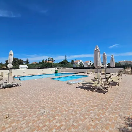 Lejlighed 1br Apt, Huge Balcony, Walk To Nissi *